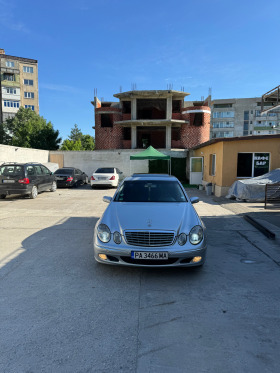 Mercedes-Benz E 220, снимка 2 - Автомобили и джипове - 45686114
