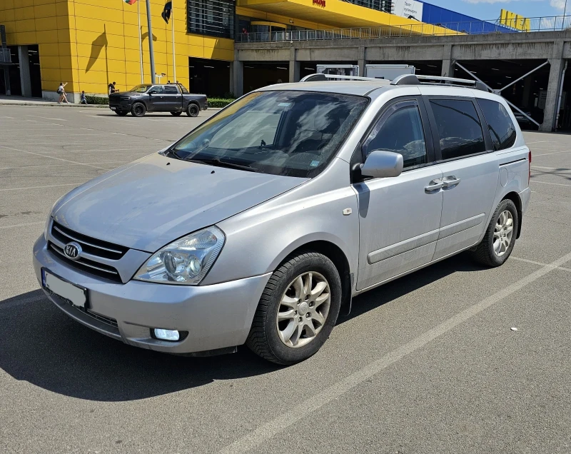 Kia Carnival, снимка 2 - Автомобили и джипове - 46815227