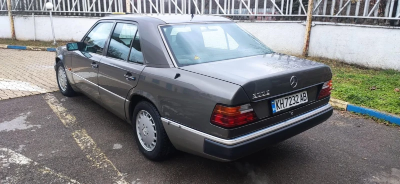 Mercedes-Benz 124, снимка 7 - Автомобили и джипове - 49146750