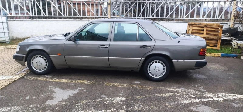 Mercedes-Benz 124, снимка 5 - Автомобили и джипове - 49146750