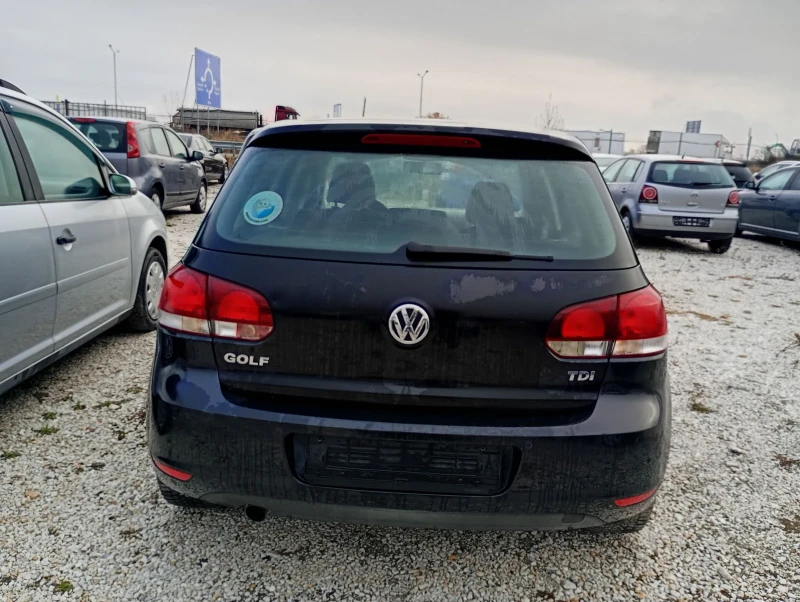 VW Golf 1.6 TDI, снимка 4 - Автомобили и джипове - 48203721