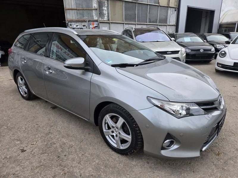 Toyota Auris, снимка 2 - Автомобили и джипове - 49482913