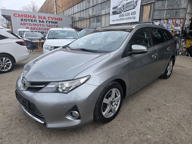 Toyota Auris, снимка 1 - Автомобили и джипове - 49482913