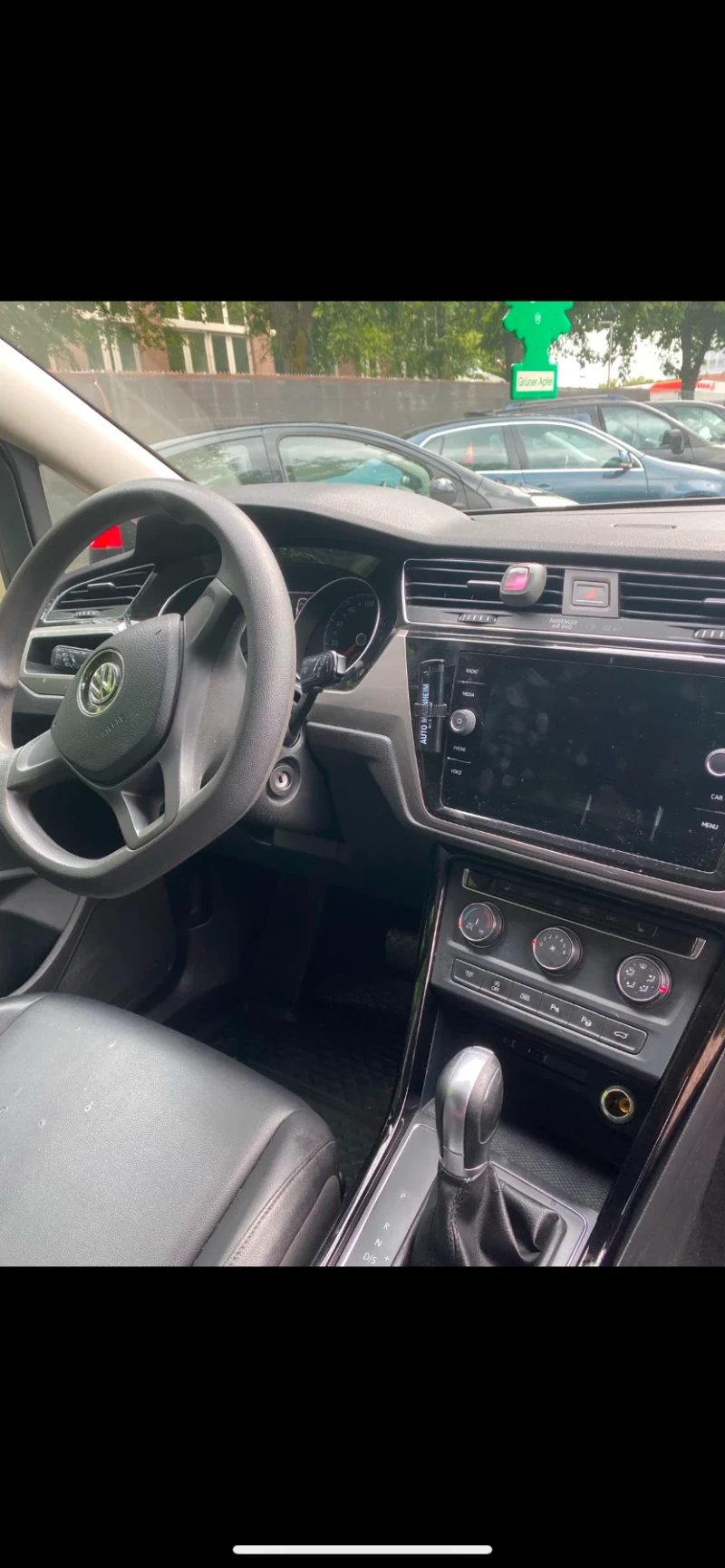 VW Touran, снимка 10 - Автомобили и джипове - 52418705