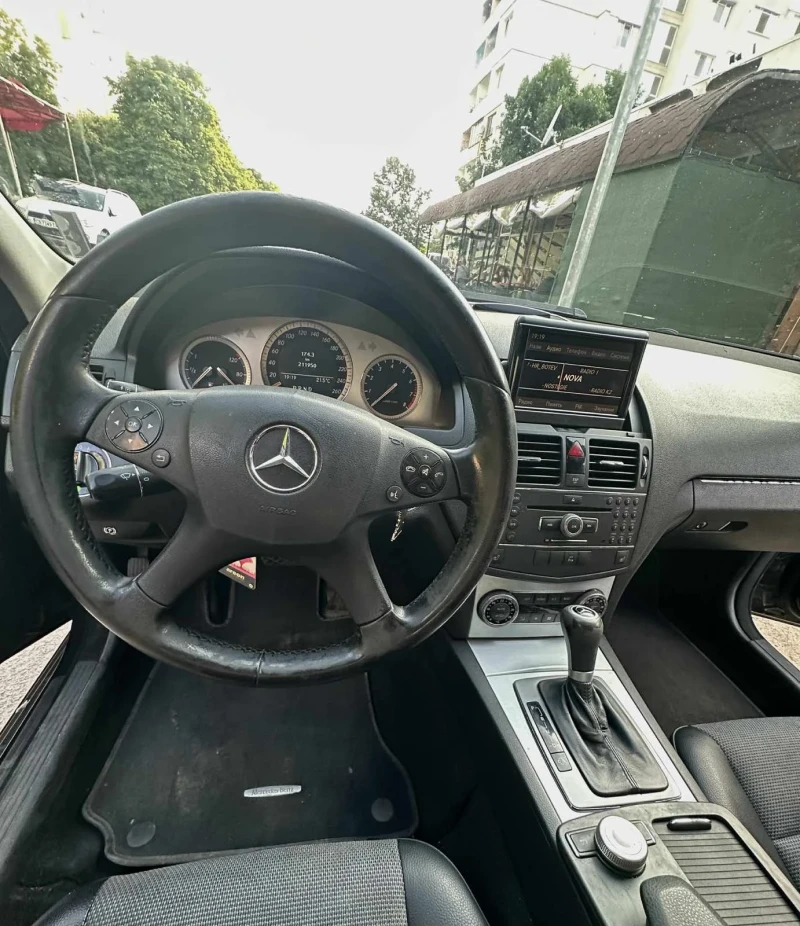 Mercedes-Benz C 180 W204, снимка 4 - Автомобили и джипове - 52288355