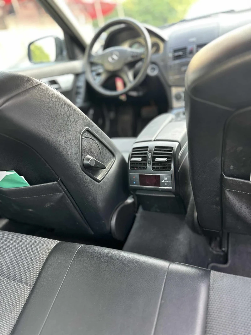 Mercedes-Benz C 180 W204, снимка 8 - Автомобили и джипове - 52288355
