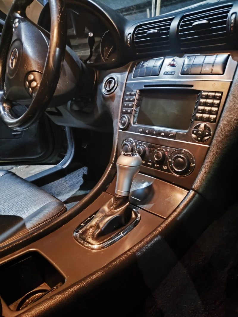 Mercedes-Benz C 220 CDI, снимка 4 - Автомобили и джипове - 52738799