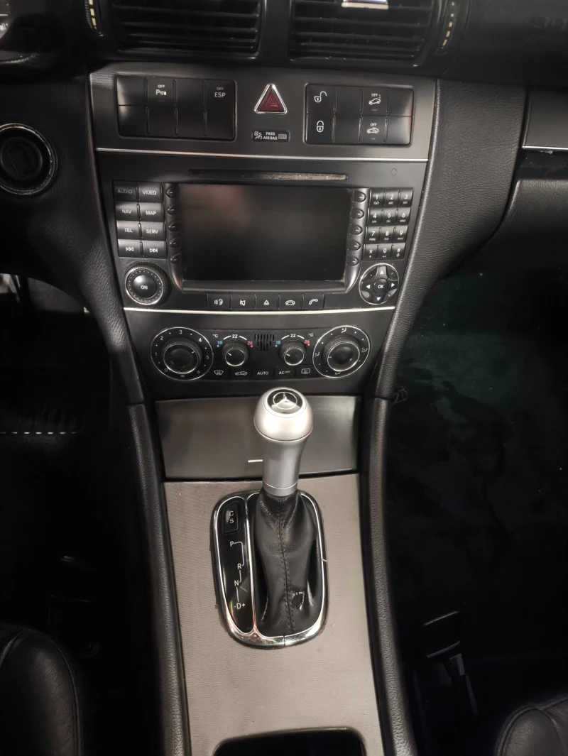 Mercedes-Benz C 220 CDI, снимка 5 - Автомобили и джипове - 52738799