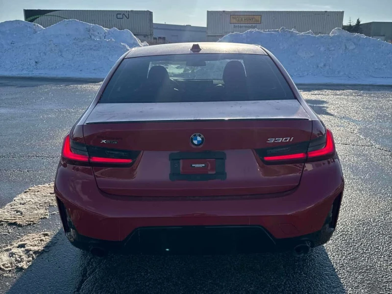 BMW 330 330i xDrive  CARFAX, снимка 13 - Автомобили и джипове - 53573817