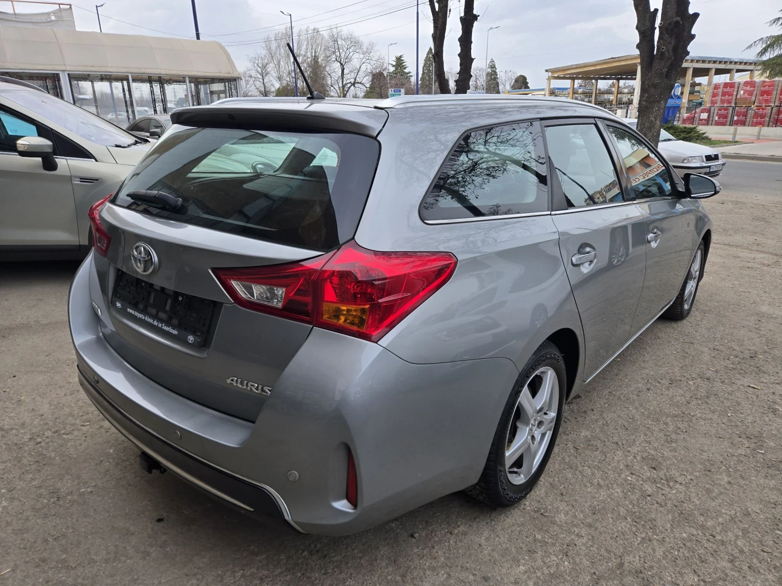 Toyota Auris  - изображение 3