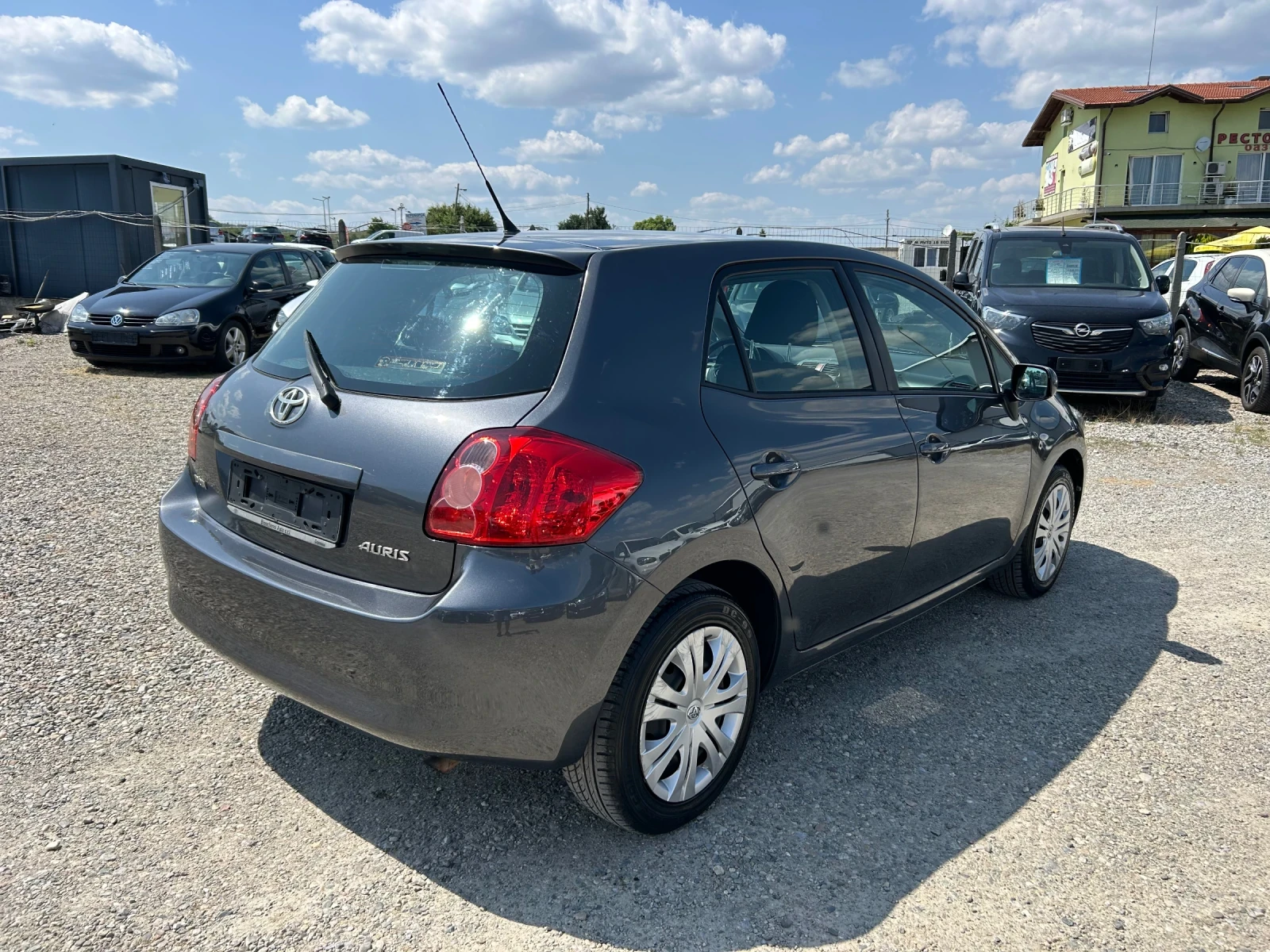 Toyota Auris 1.6i 124k.c PERFEKT - изображение 5