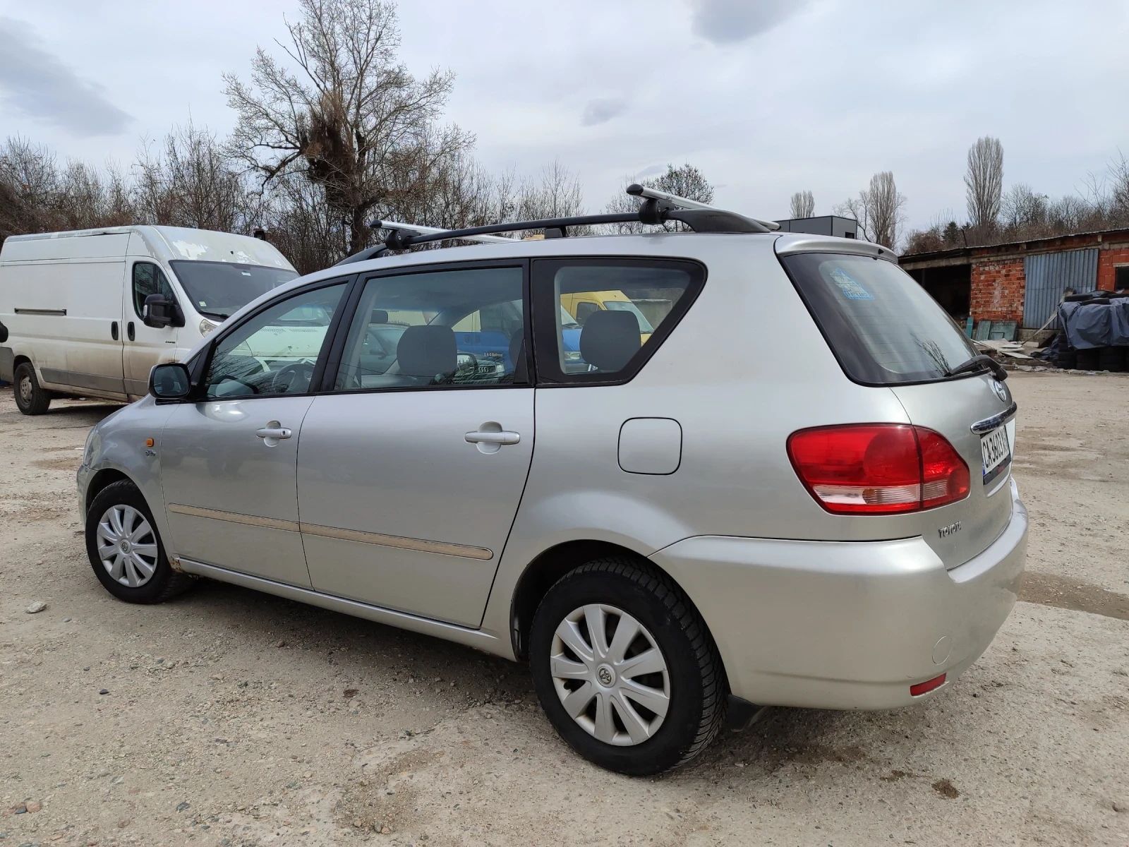 Toyota Avensis verso  - изображение 3