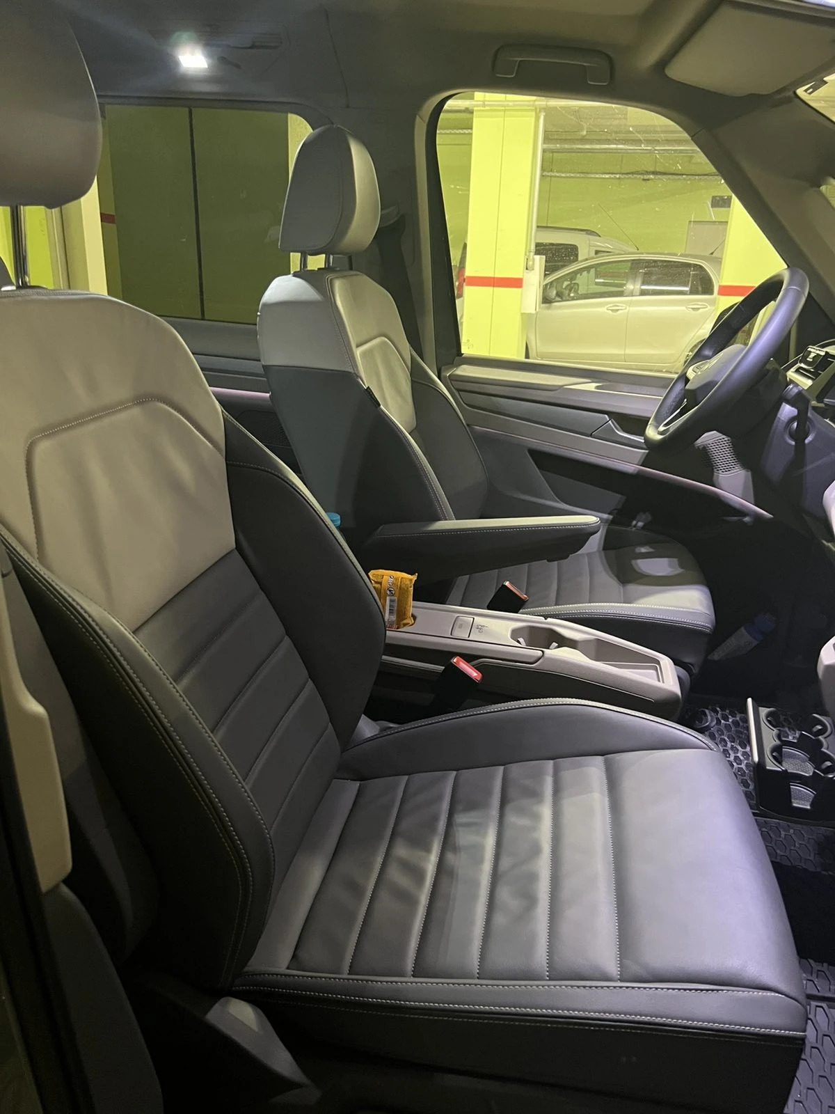 VW Multivan Life S 2.0 TDI Edition - изображение 6