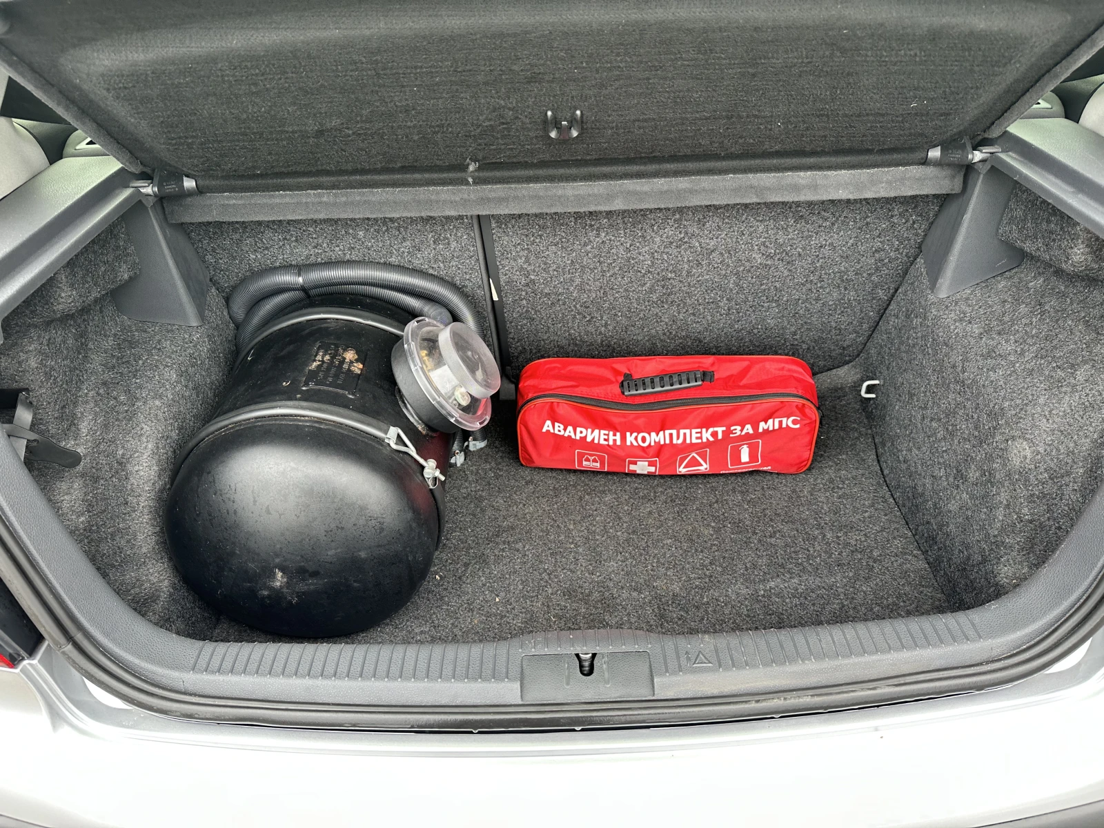 VW Polo 1.4 - изображение 8