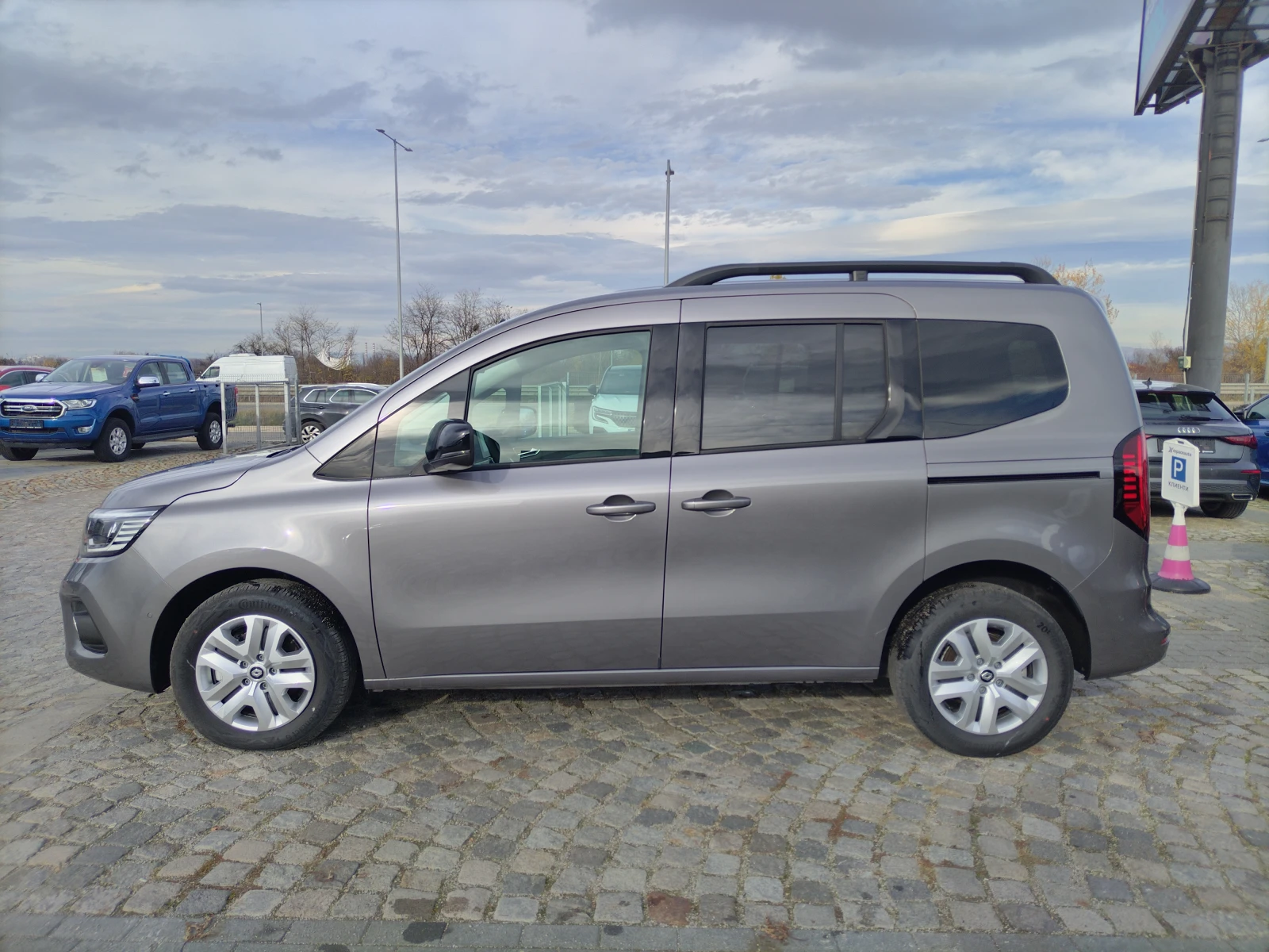 Renault Kangoo 1.3Tce 130 EDC/ N1 (4+ 1)м., снимка 4 - Автомобили и джипове - 52537148