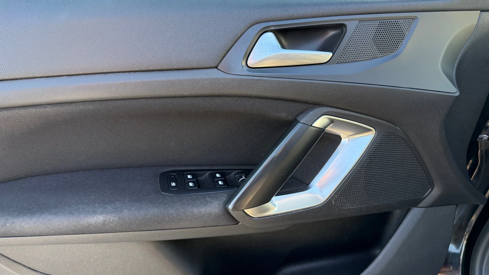 Peugeot 308 SW Реални км, снимка 10 - Автомобили и джипове - 53715616