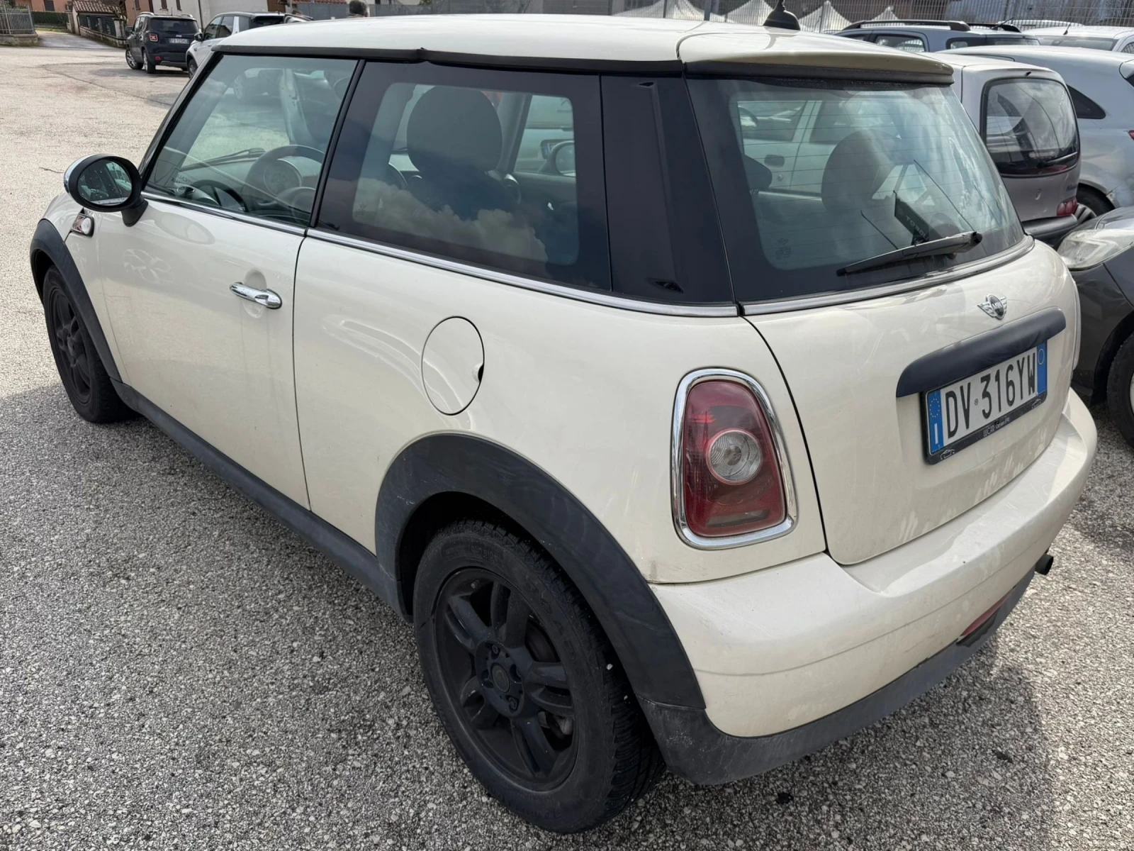 Mini One 1.4i75ксА/С, снимка 11 - Автомобили и джипове - 53897930