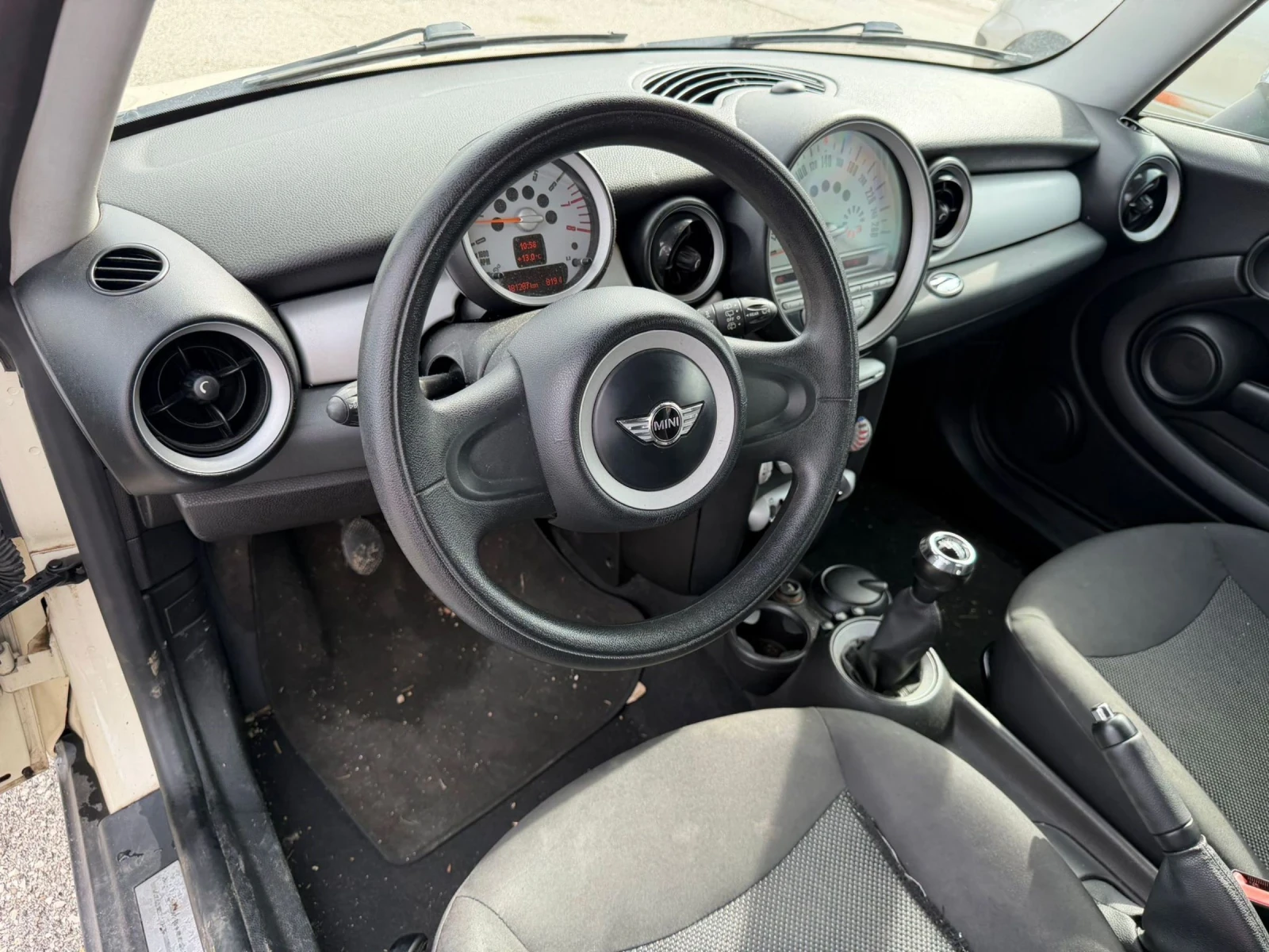 Mini One 1.4i75ксА/С, снимка 6 - Автомобили и джипове - 53897930