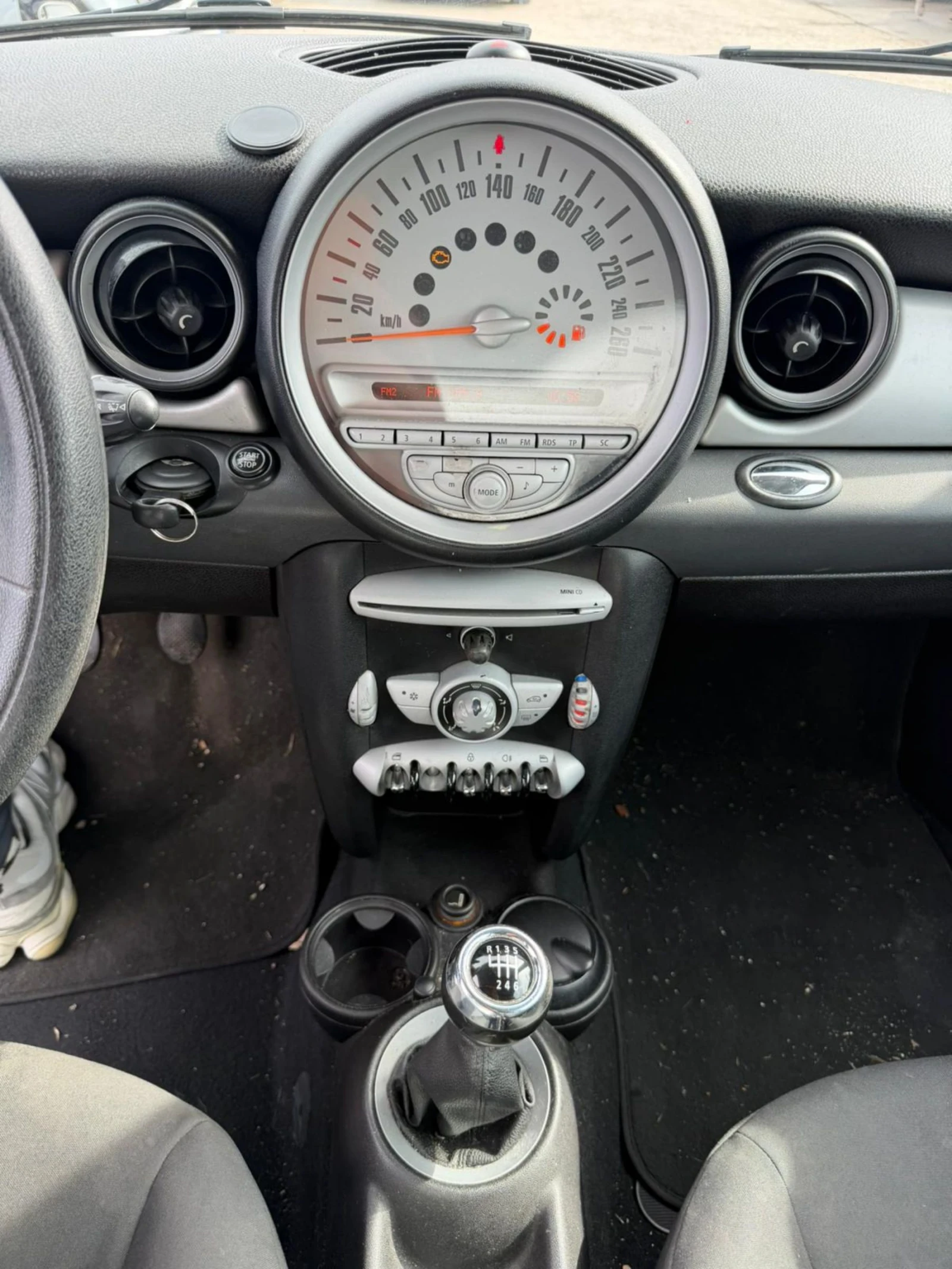 Mini One 1.4i75ксА/С, снимка 9 - Автомобили и джипове - 53897930