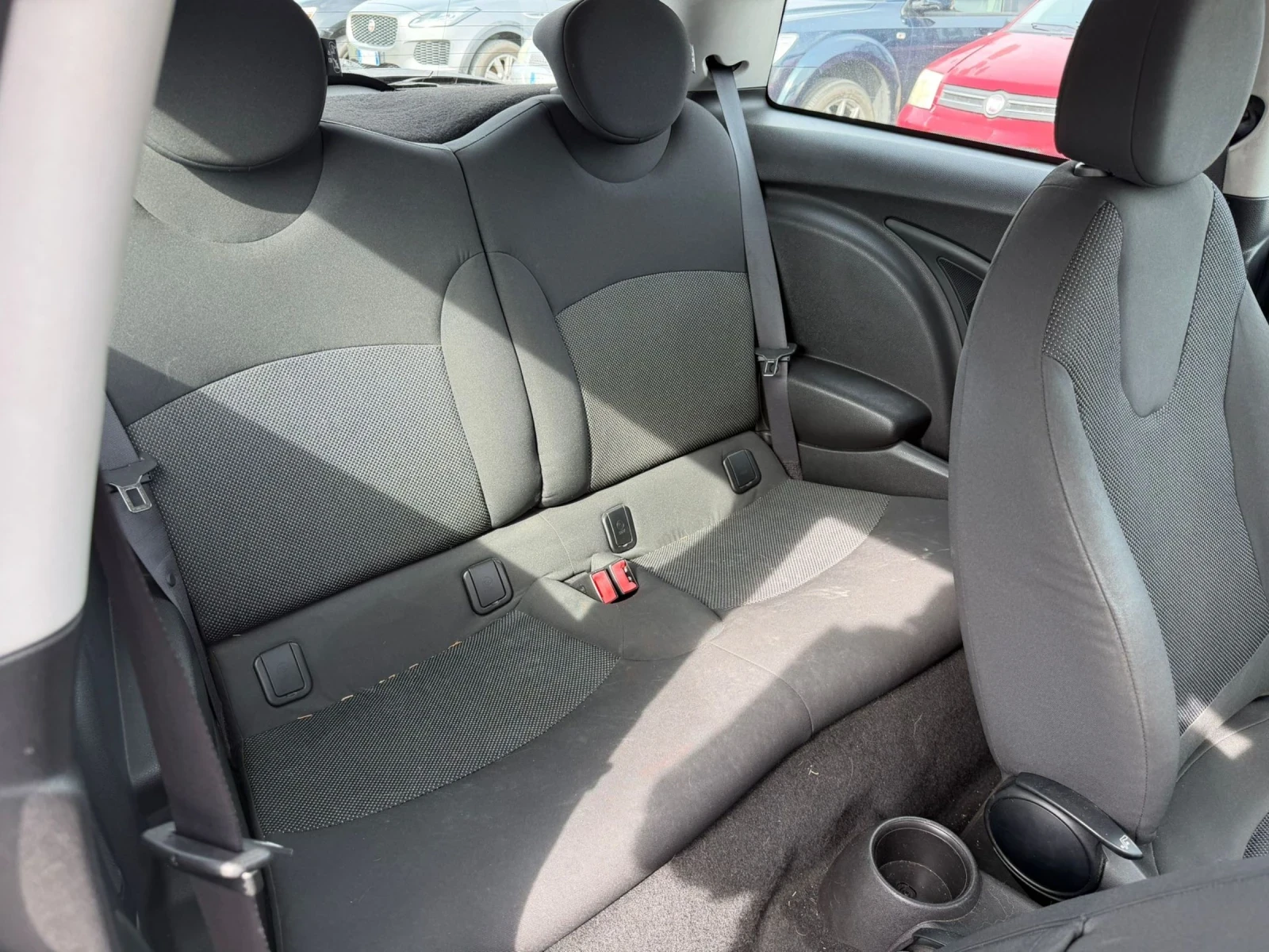 Mini One 1.4i75ксА/С, снимка 7 - Автомобили и джипове - 53897930