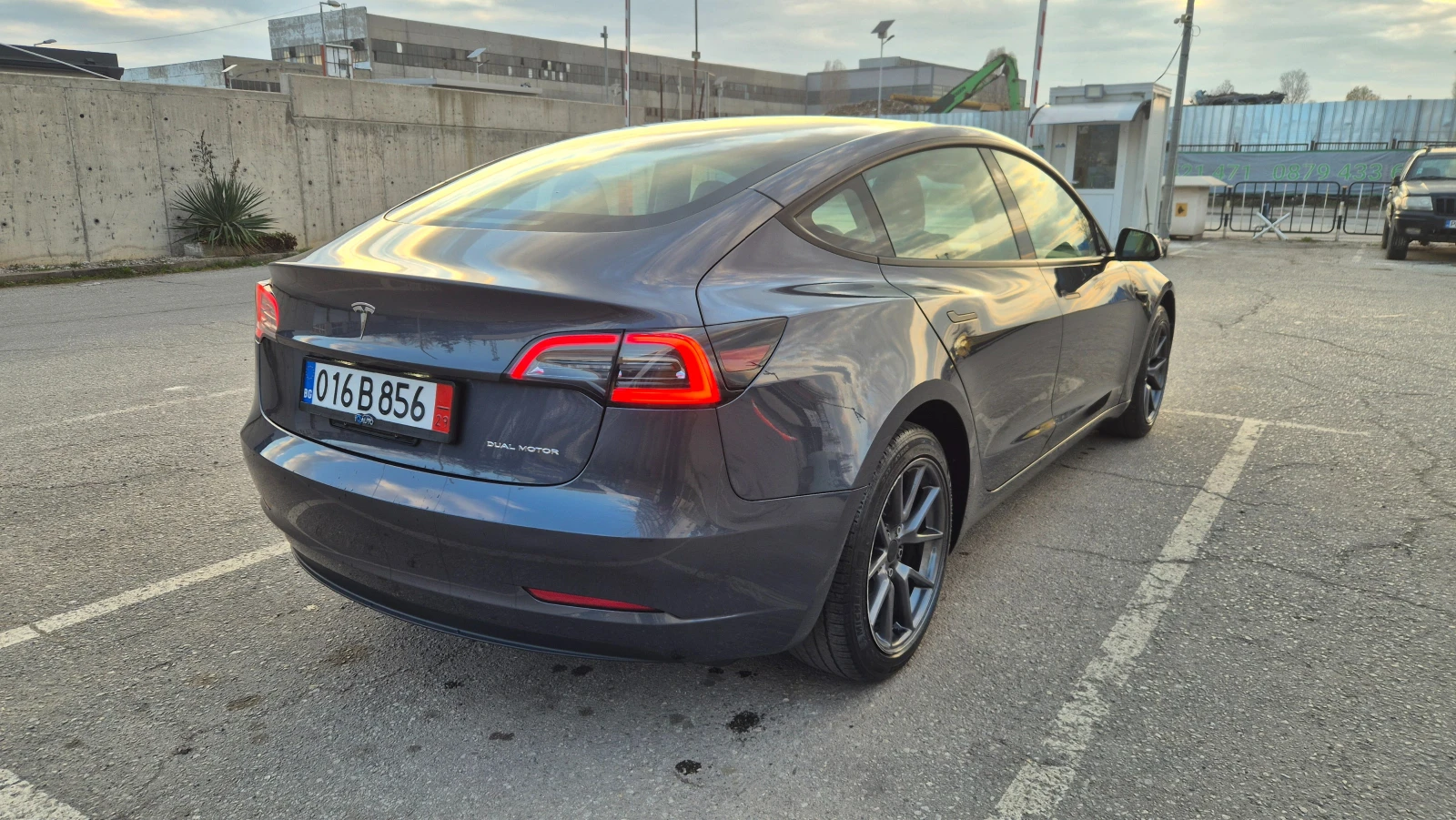 Tesla Model 3 Long range 4x4, снимка 5 - Автомобили и джипове - 53990538