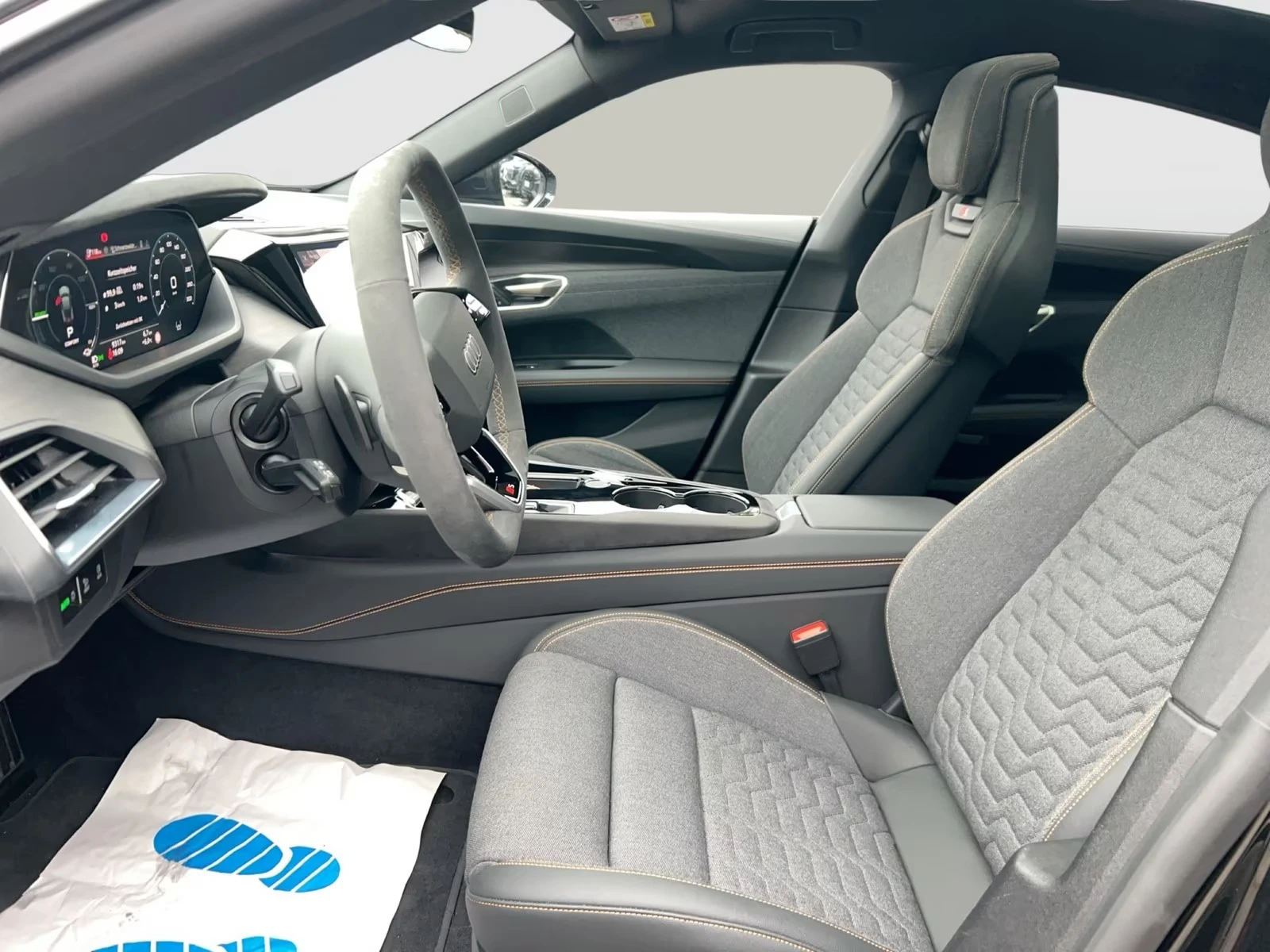 Audi E-Tron GT S FACELIFT B&O PANORAMA 360-CAMERA, снимка 7 - Автомобили и джипове - 54128328