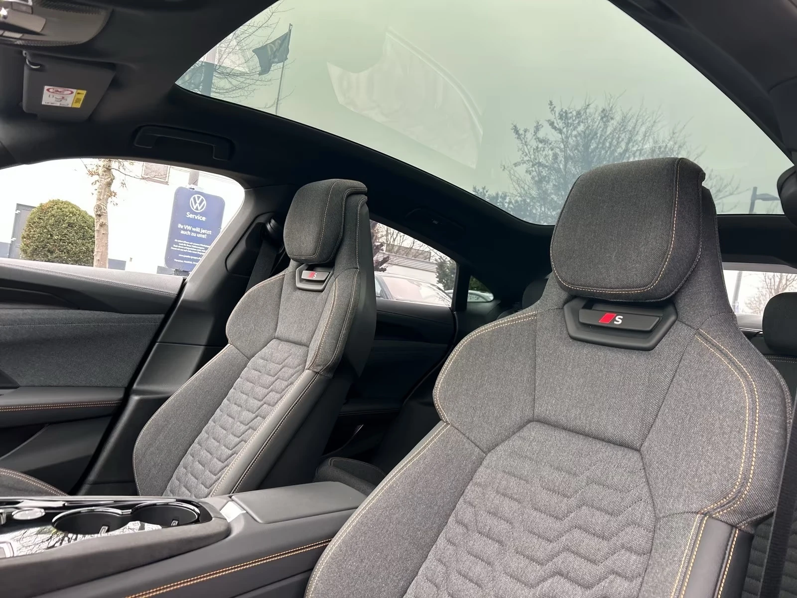 Audi E-Tron GT S FACELIFT B&O PANORAMA 360-CAMERA, снимка 8 - Автомобили и джипове - 54128328