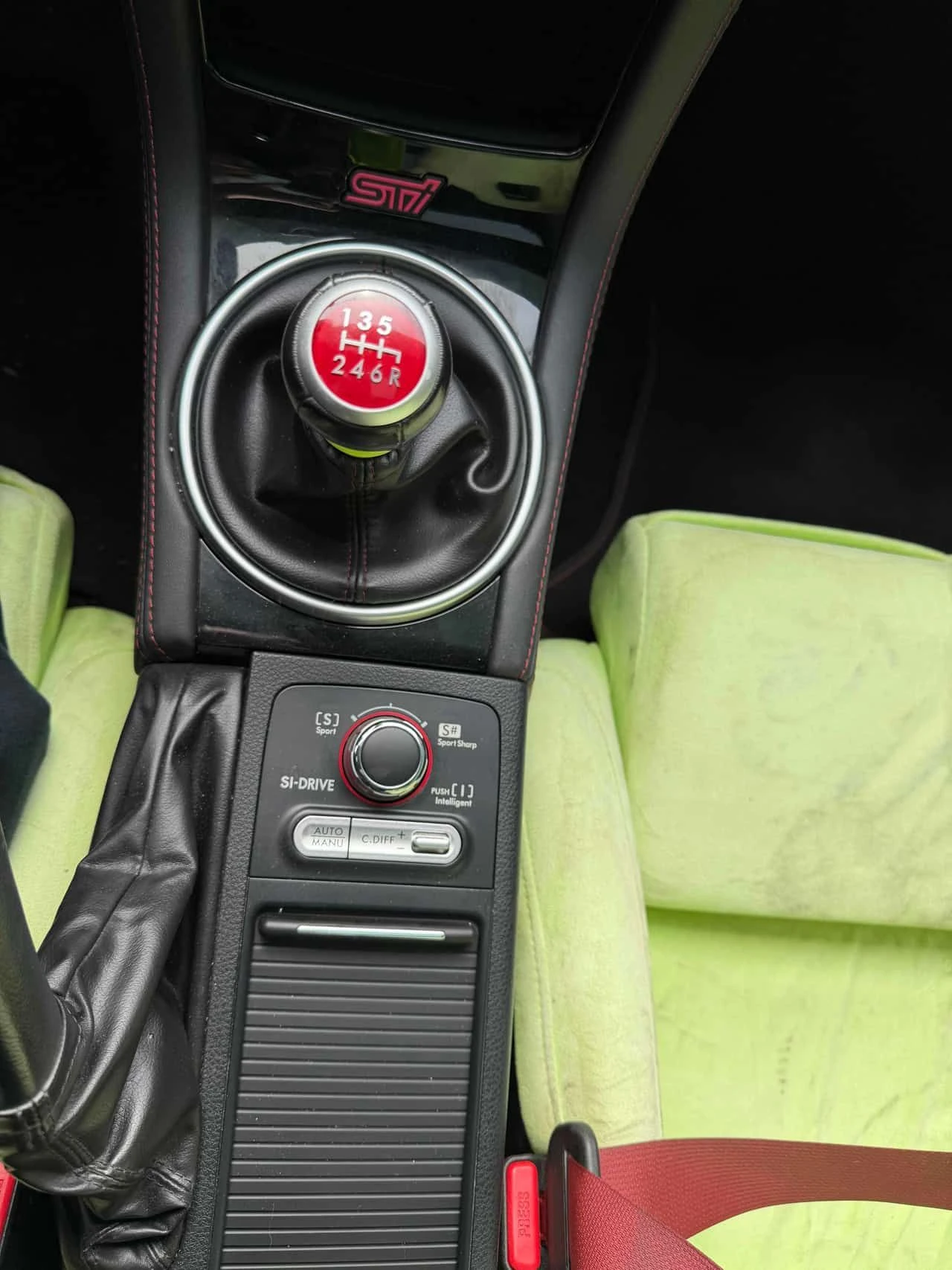 Subaru WRX  STI Sport tech /carfax/camera , снимка 13 - Автомобили и джипове - 54145141