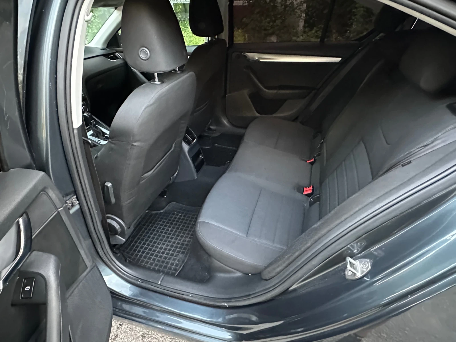 Skoda Octavia 2.0. Автоматик, снимка 13 - Автомобили и джипове - 54983017