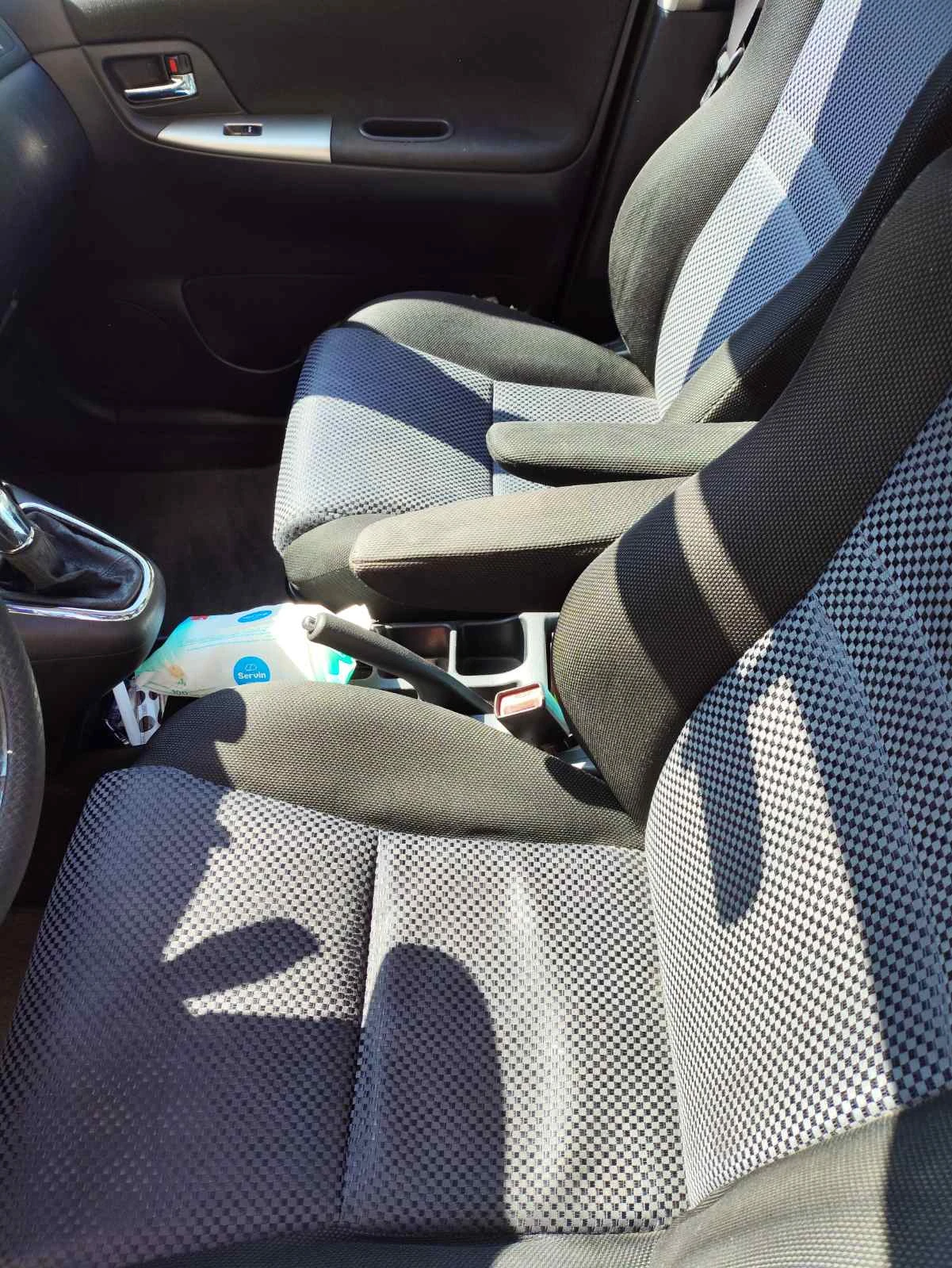 Toyota Corolla verso D4D 2.0, снимка 5 - Автомобили и джипове - 55051372