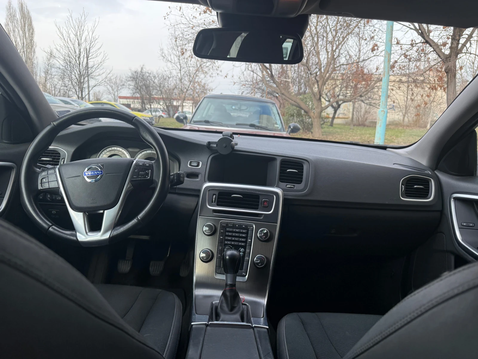 Volvo V60, снимка 3 - Автомобили и джипове - 55327340