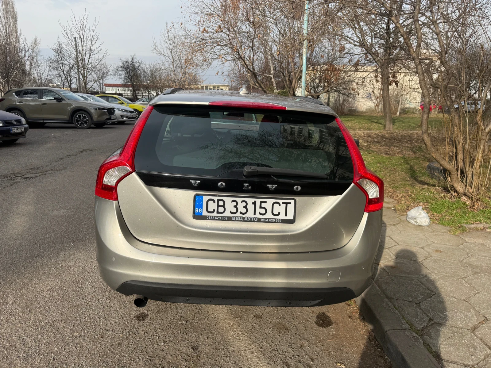 Volvo V60, снимка 2 - Автомобили и джипове - 55327340