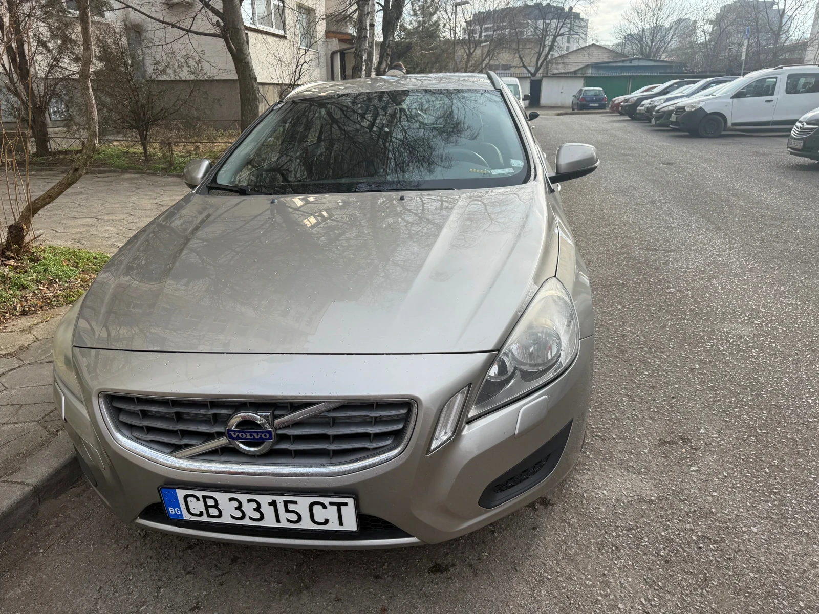 Volvo V60, снимка 4 - Автомобили и джипове - 55327340