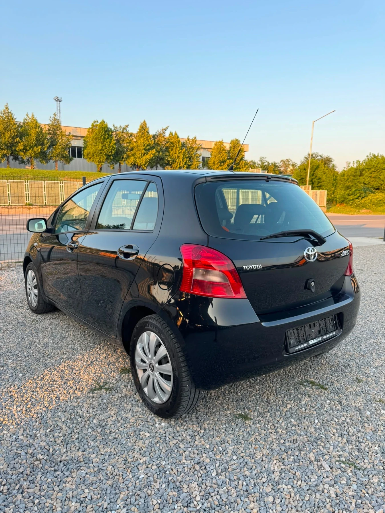 Toyota Yaris 1.4D-4D 90кс, снимка 6 - Автомобили и джипове - 55328876