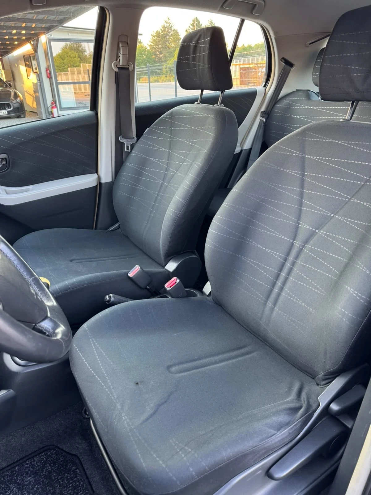 Toyota Yaris 1.4D-4D 90кс, снимка 10 - Автомобили и джипове - 55328876