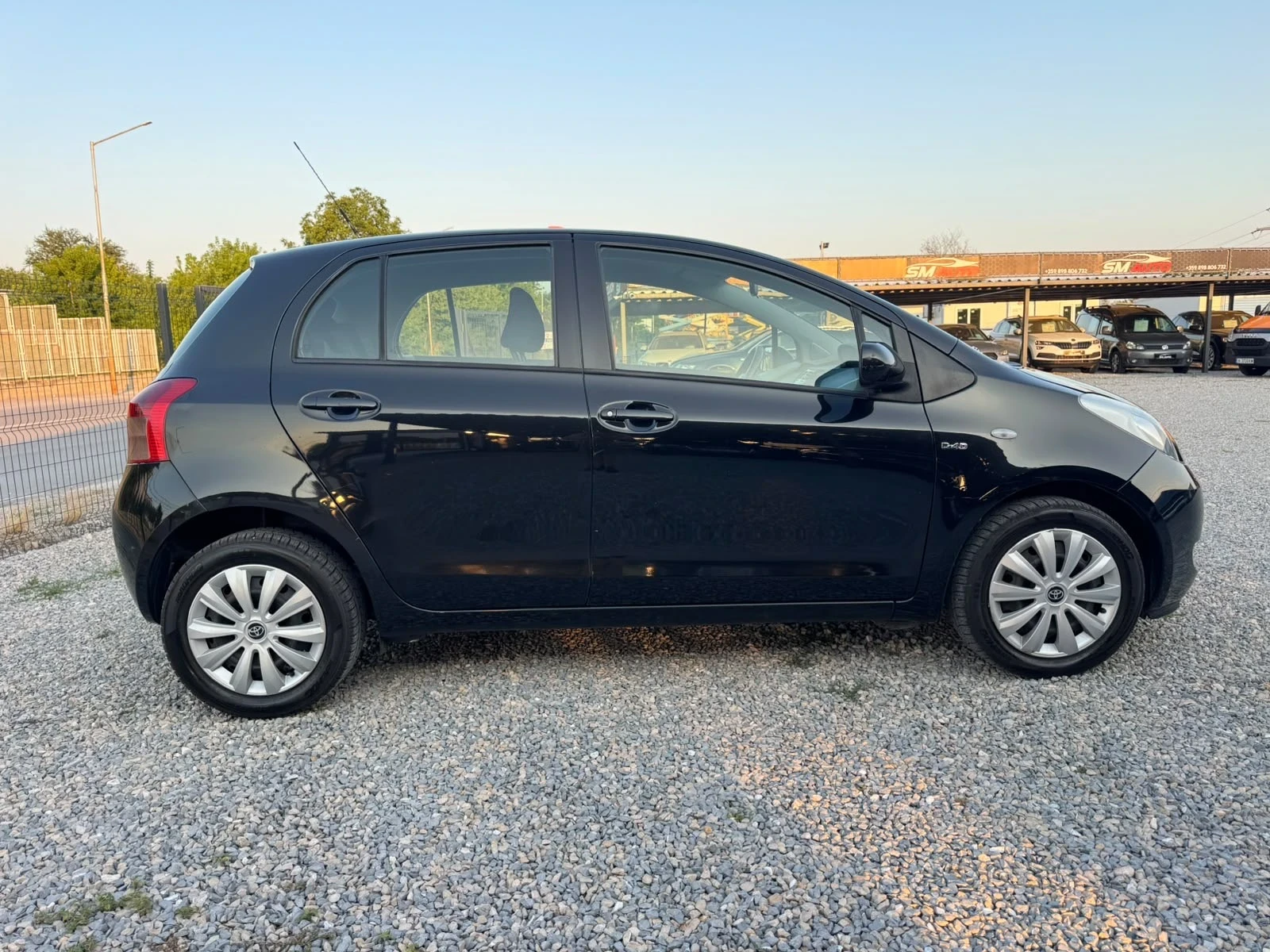 Toyota Yaris 1.4D-4D 90кс, снимка 5 - Автомобили и джипове - 55328876