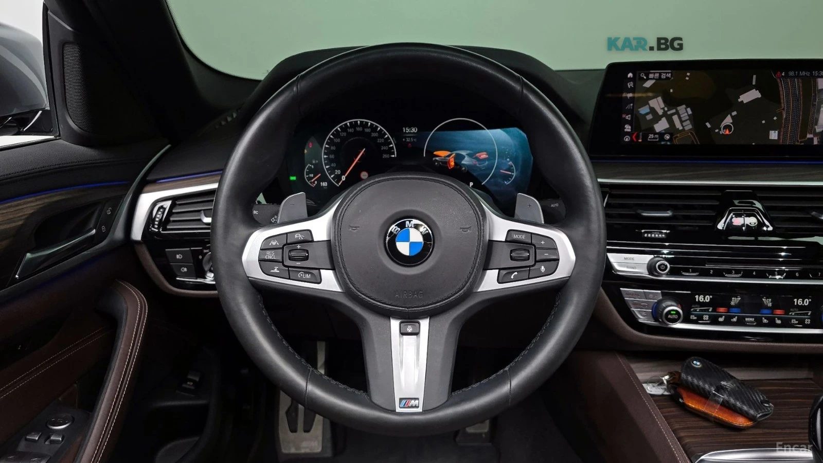 BMW 530 * FULL* M PACK* 360* Ambient Light* Head-up* , снимка 11 - Автомобили и джипове - 55404779