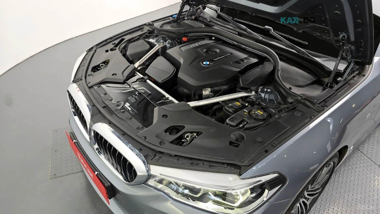 BMW 530 * FULL* M PACK* 360* Ambient Light* Head-up* , снимка 4 - Автомобили и джипове - 55404779