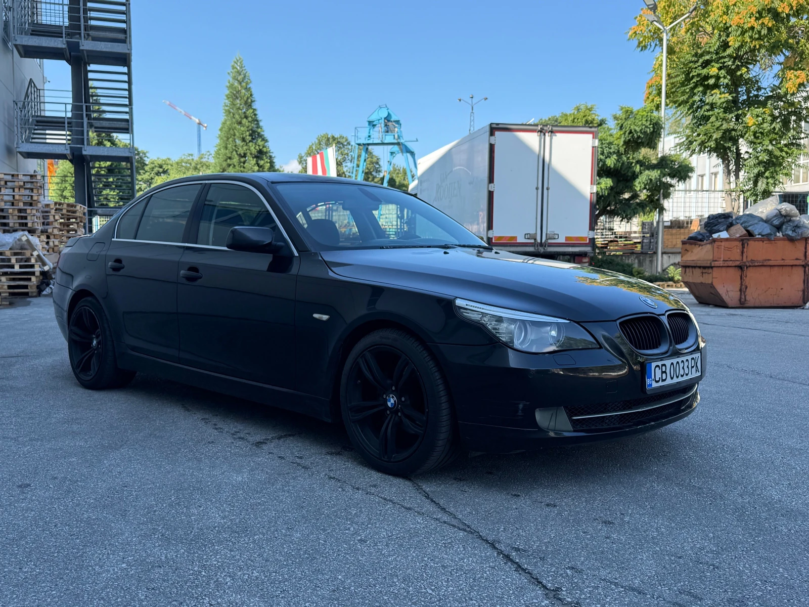 BMW 525 197К.с. Facelift Shadow Line , снимка 6 - Автомобили и джипове - 55415495