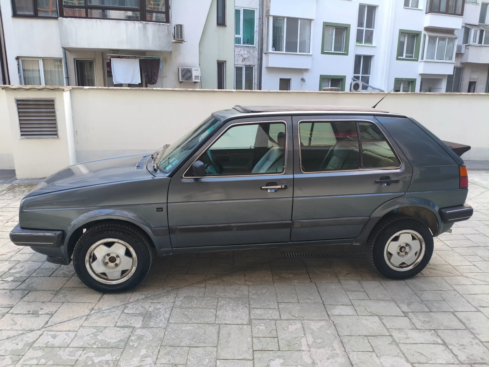 VW Golf, снимка 2 - Автомобили и джипове - 55666374