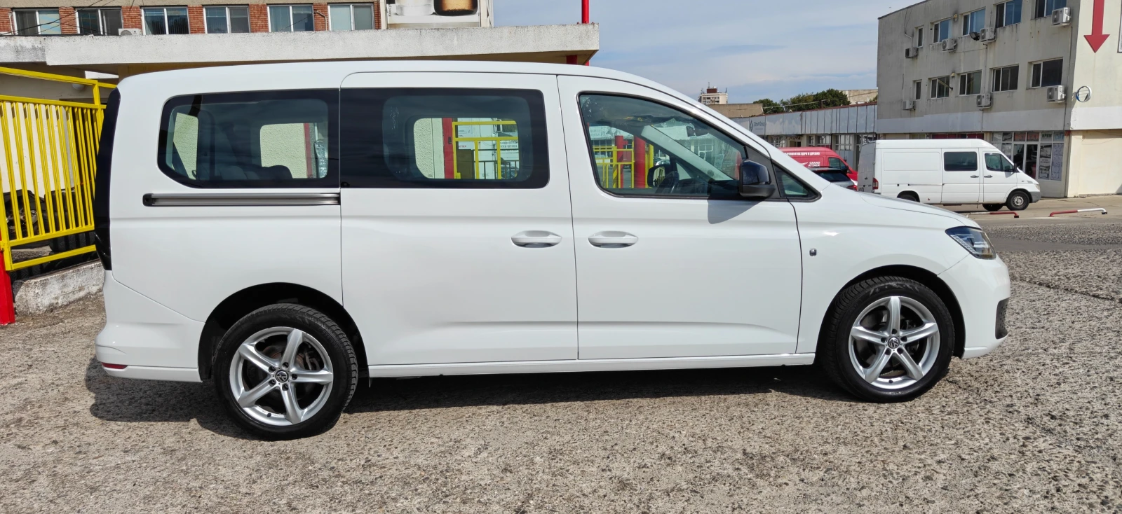 VW Caddy D7m.MaxiAutomat, снимка 8 - Автомобили и джипове - 56164181