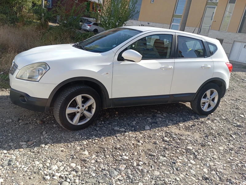 Nissan Qashqai, снимка 17 - Автомобили и джипове - 47507015