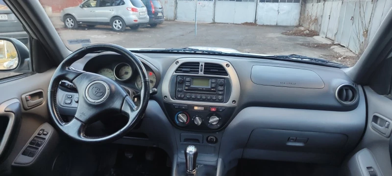 Toyota Rav4 2.0, снимка 8 - Автомобили и джипове - 48614743