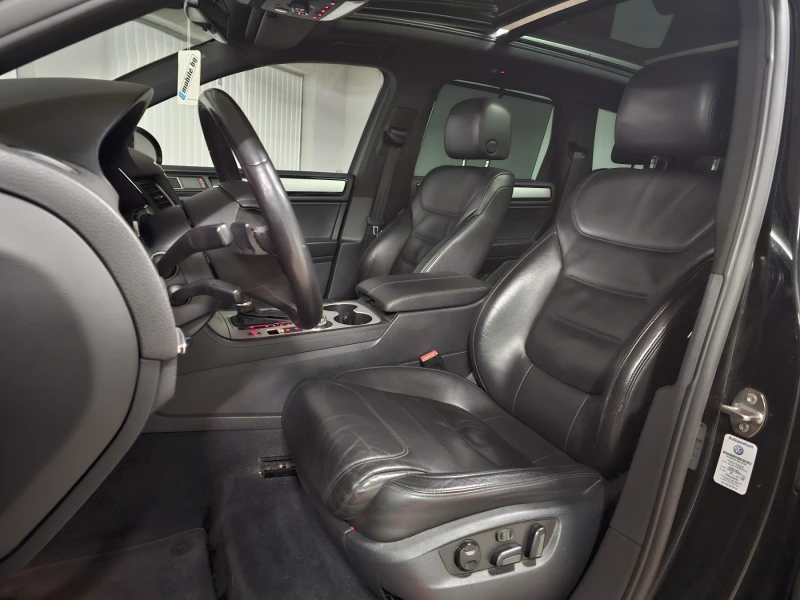 VW Touareg 3.0TDI, ВЪЗДУХ, DYNAUDIO, снимка 10 - Автомобили и джипове - 53245501