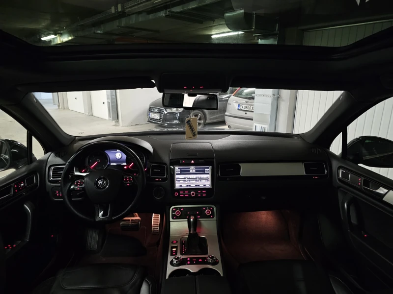 VW Touareg 3.0TDI, ВЪЗДУХ, DYNAUDIO, снимка 13 - Автомобили и джипове - 53245501