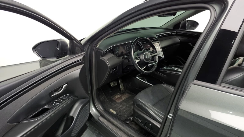 Hyundai Tucson 2.0 CRDI / АВТОМАТИК / СЕРВИЗНА ИСТОРИЯ !!!, снимка 6 - Автомобили и джипове - 53442399