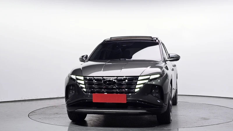 Hyundai Tucson 2.0 CRDI / АВТОМАТИК / СЕРВИЗНА ИСТОРИЯ !!!, снимка 3 - Автомобили и джипове - 53442399