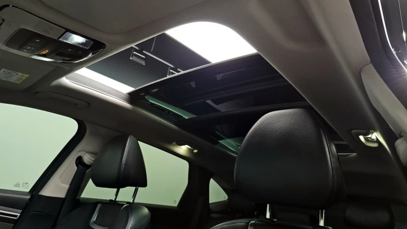 Hyundai Tucson 2.0 CRDI / АВТОМАТИК / СЕРВИЗНА ИСТОРИЯ !!!, снимка 15 - Автомобили и джипове - 53442399