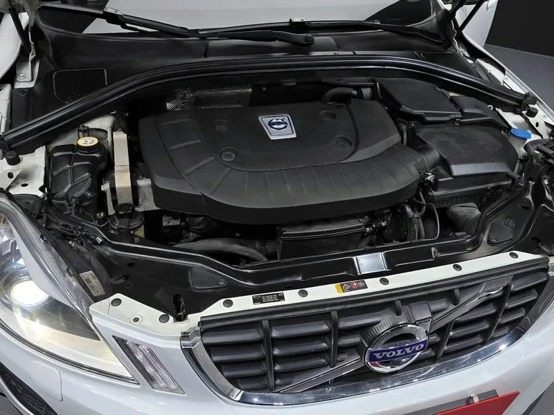 Volvo XC60 D4 1St Generation, снимка 6 - Автомобили и джипове - 56111834