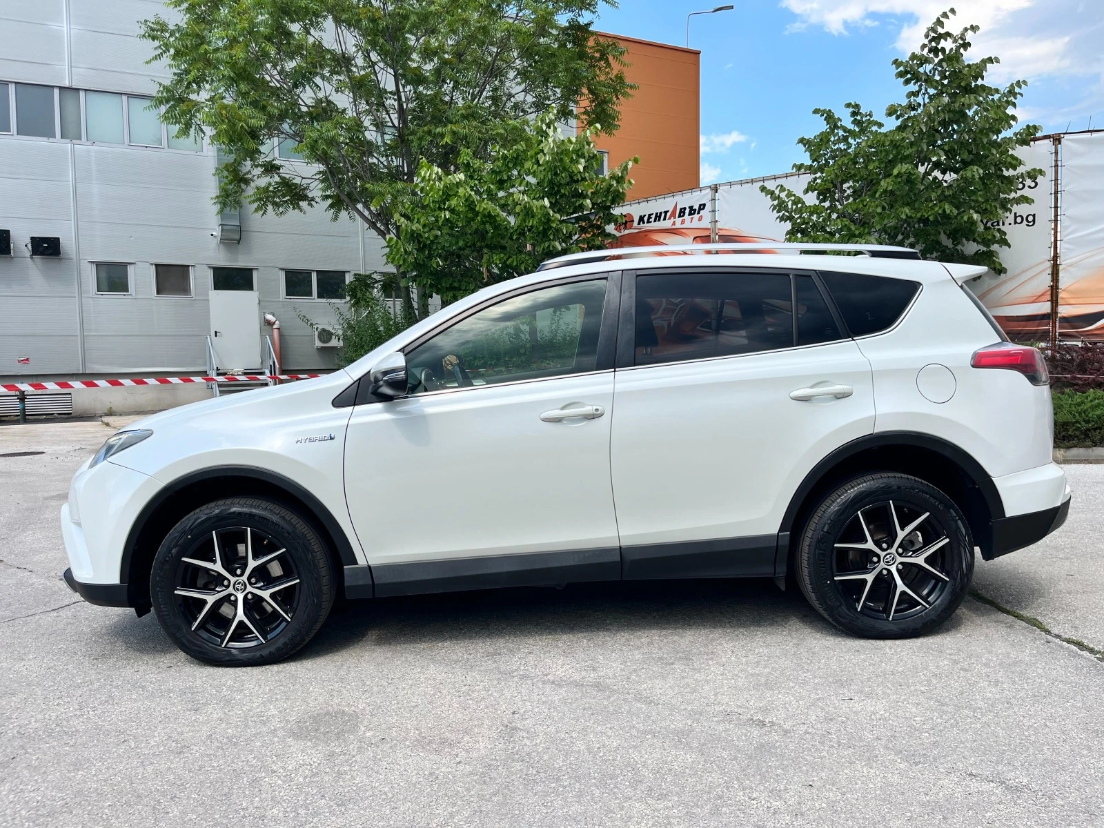 Toyota Rav4 2.5 HYBRID-155кс - изображение 2